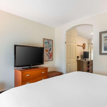 Best Western Plus University Park Inn & Suites Ames Kültér fotó